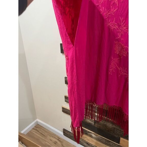 Chico’s NWT Floral Embroidered Berry Pink Ruana Wrap - Picture 8 of 8